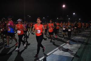 BIB: 783, 017
                            <button type="button" onclick="openModal(10596997)" class="btn btn-primary btn-sm float-right btn-popup" data-toggle="modal" data-target=".modal-high-quality">
                        <i class="fas fa-shopping-cart"></i> Add to Cart
                    </button>
                                            <button type="button" onclick="isThisMe(10596997, true)" class="btn btn-success btn-sm float-right btn-popup btn-isme hidden" data-toggle="tooltip" data-placement="bottom" title="นี่คือรูปของคุณใช่ไหม คลิกที่นี่เพื่อเอาเข้าอัลบั้ม">
                        <i class="fas fa-plus"></i> Add to album
                    </button>
                    <button type="button" onclick="isThisMe(10596997, false)" class="btn btn-warning btn-sm float-right btn-popup btn-isnotme hidden">
                        <i class="fas fa-ban"></i> Remove from album
                    </button>